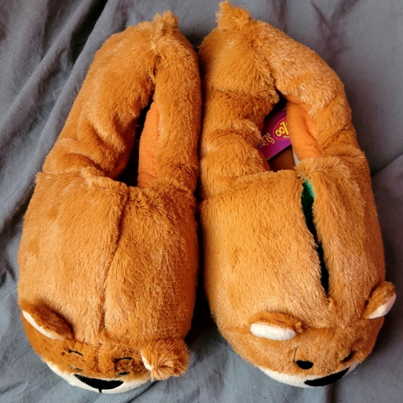 Slippers - Picture 2 of 5